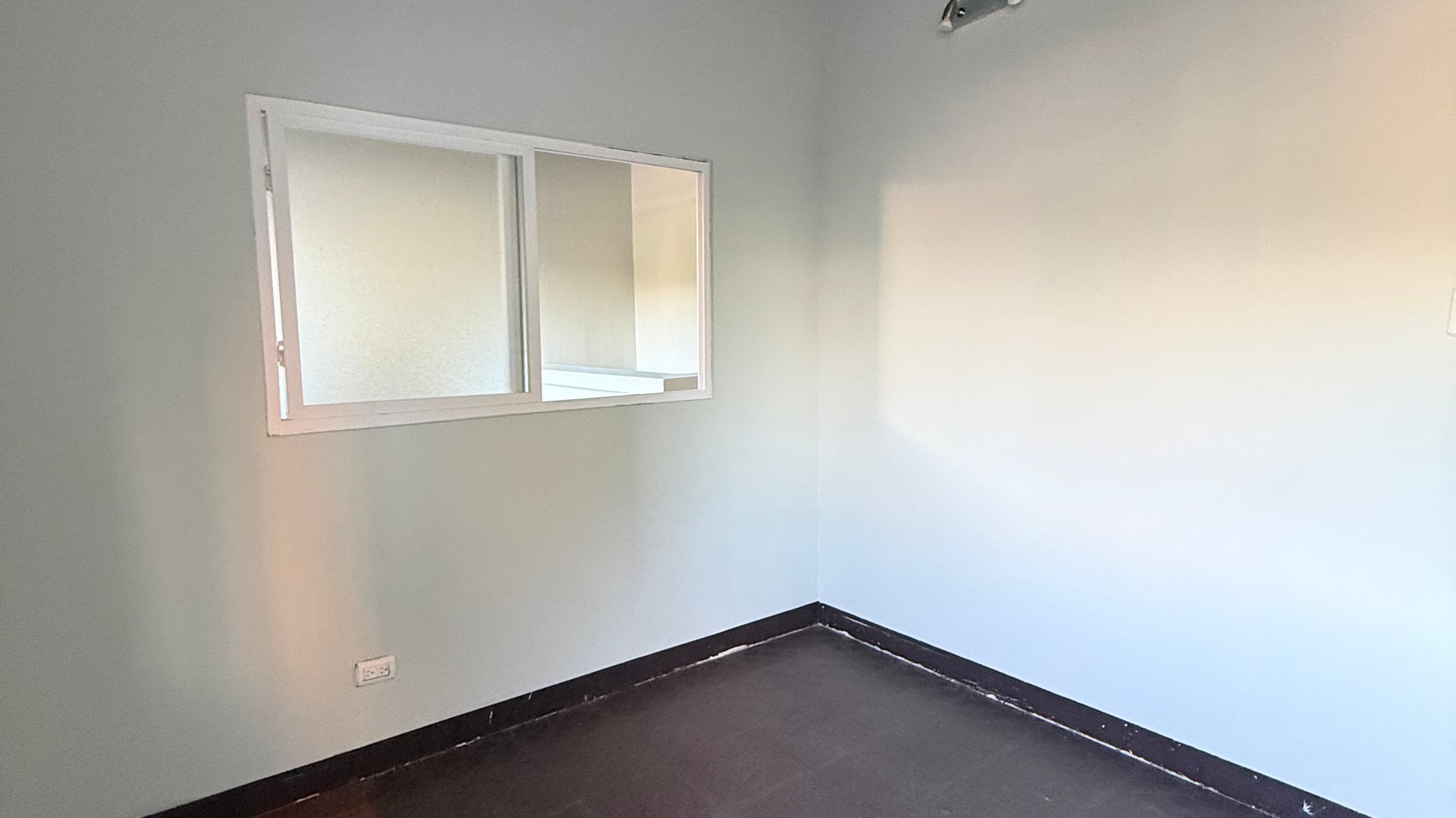 Casa ideal para oficinas en vh1 , zona 15. - Miniatura 7