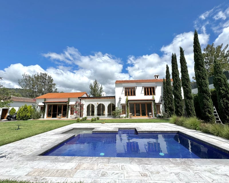 Exclusiva casa con piscina a solo 5 minutos de Antigua Guatemala, increíbles vistas a los volcanes