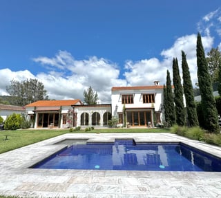 Exclusiva casa con piscina a solo 5 minutos de Antigua Guatemala, increíbles vistas a los volcanes