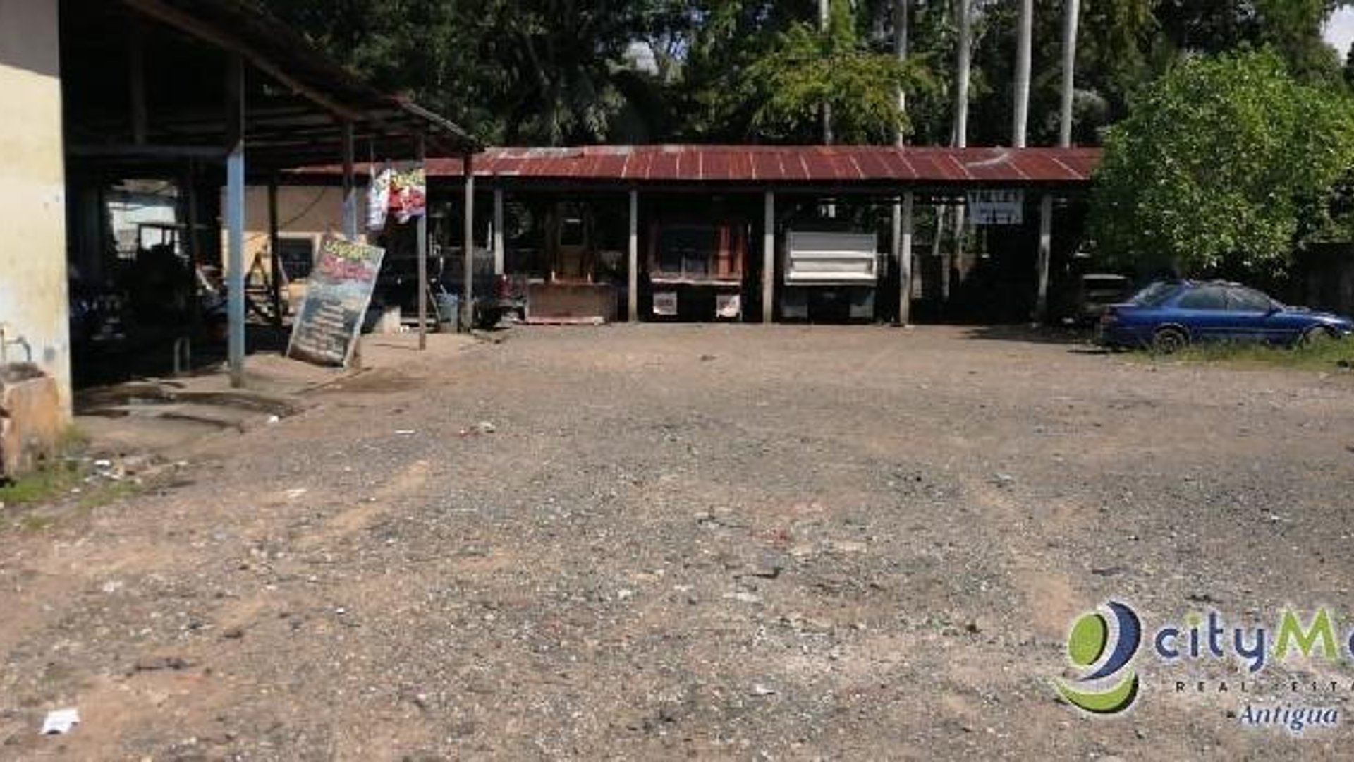Terreno en renta a orilla de carretera en Río Dulce