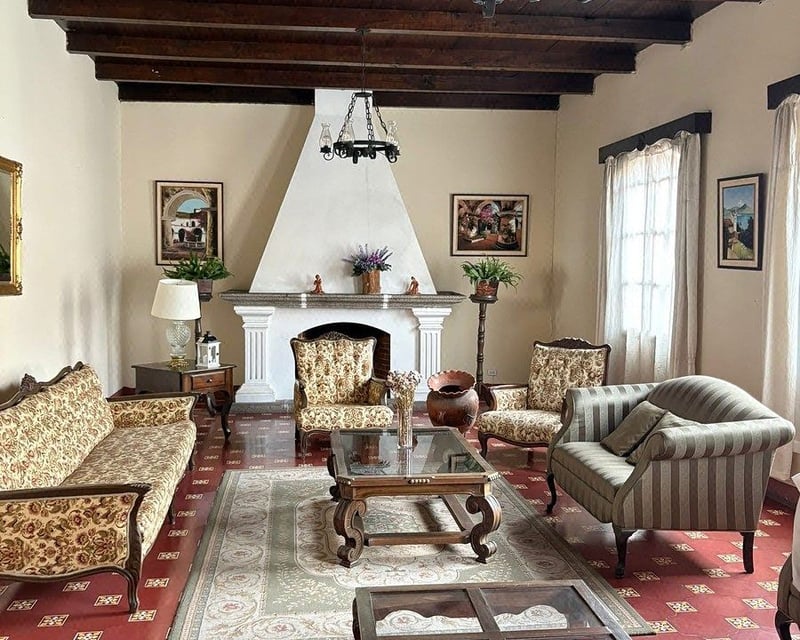 Terreno en Venta con Hotel en Casco de La Antigua Guatemala