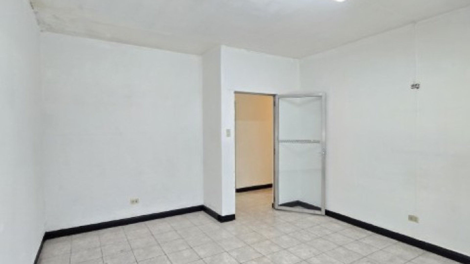 Propiedad para Uso Comercial en zona 12 - Miniatura 8