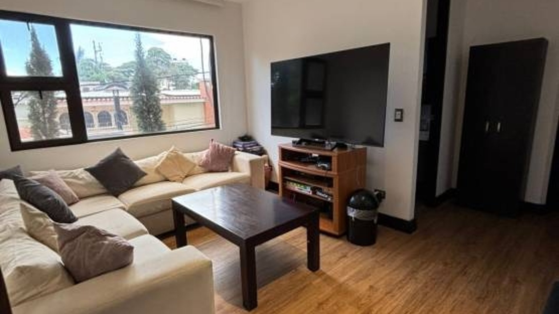 Apartamento en Venta, Zona 10 (V8656) - Miniatura 3