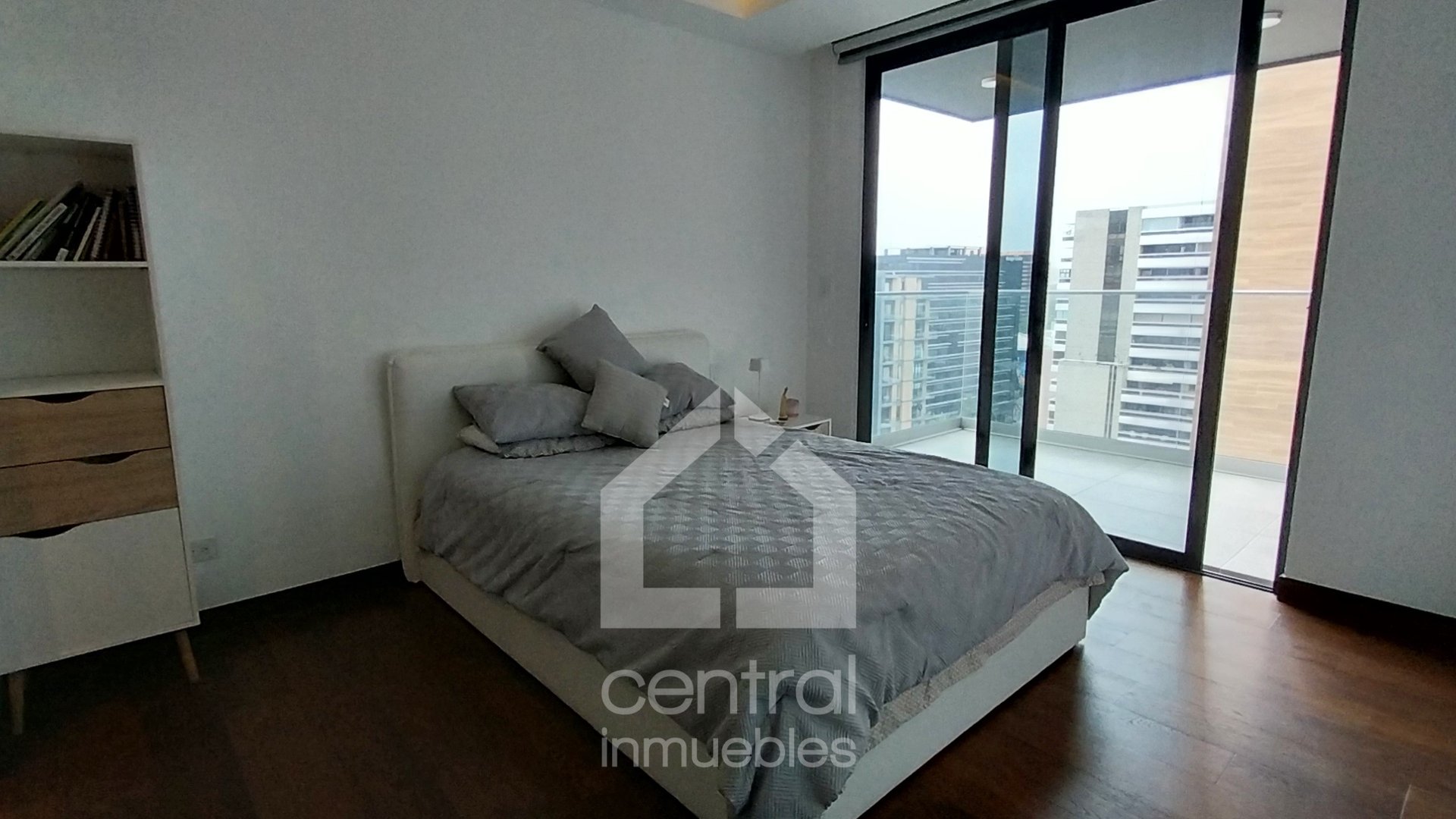 Exclusivo apartamento amueblado en renta en zona 10 - Miniatura 6