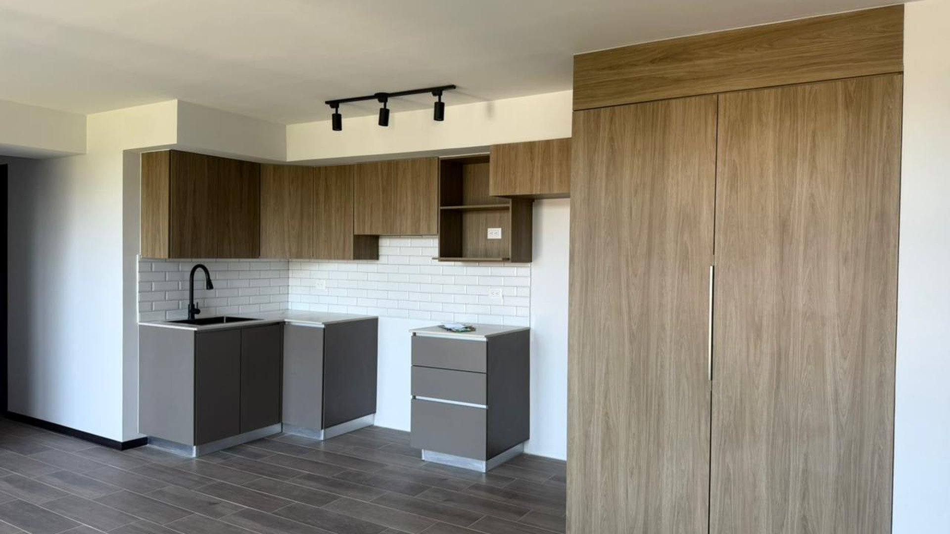 Apartamento en renta zona 16 / Cristo Rey - Piedra Parada