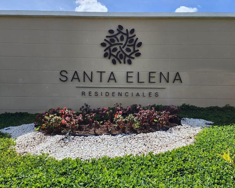 Casa en VENTA/ALQUILER en Residenciales Santa Elena
