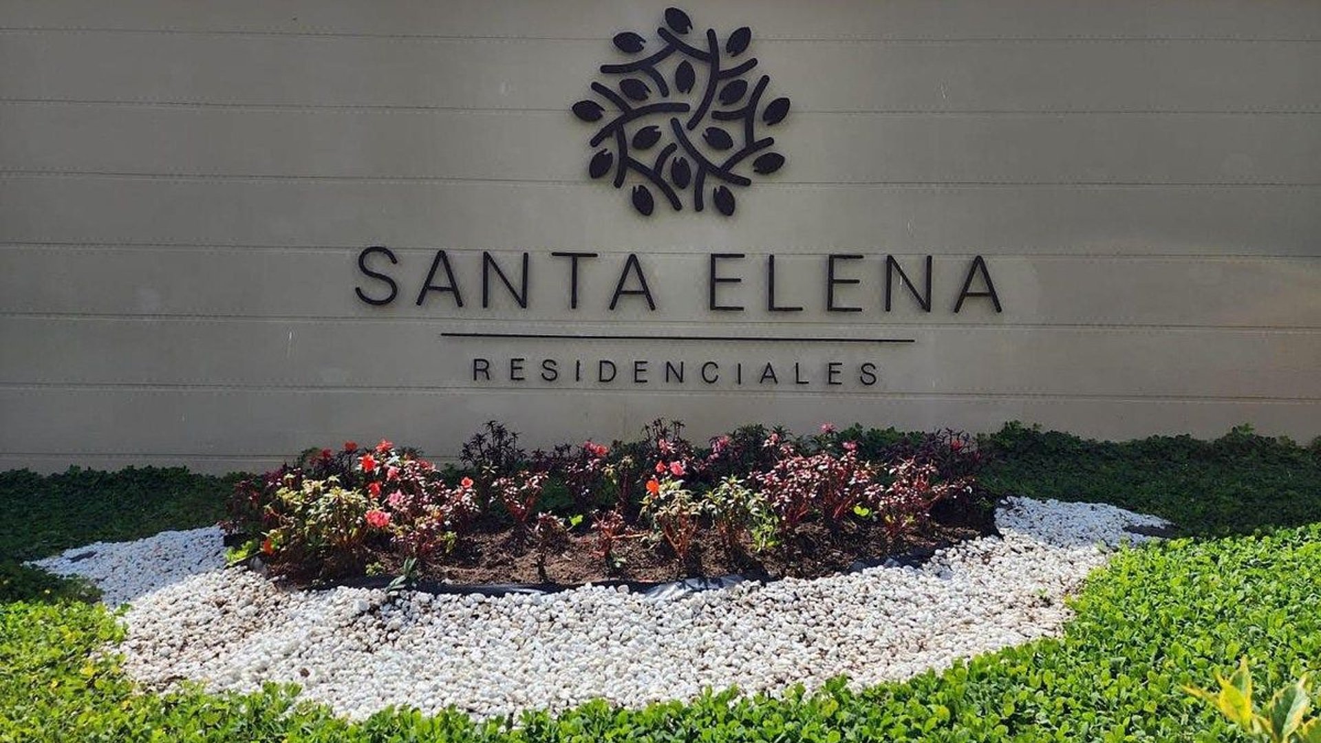 Casa en VENTA/ALQUILER en Residenciales Santa Elena