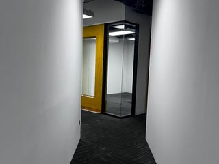 📍 OFICINA EN RENTA – 78.01 M² | EDIFICIO ATLANTIS | ZONA 10 - 4