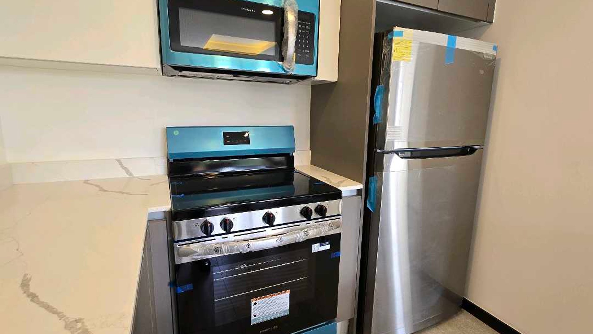 APARTAMENTO SEMIAMUEBLADO EN ALQUILER EN ZONA 13 - Miniatura 8