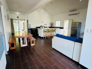 Venta de Chalet amueblado Puerto Iztapa - 2