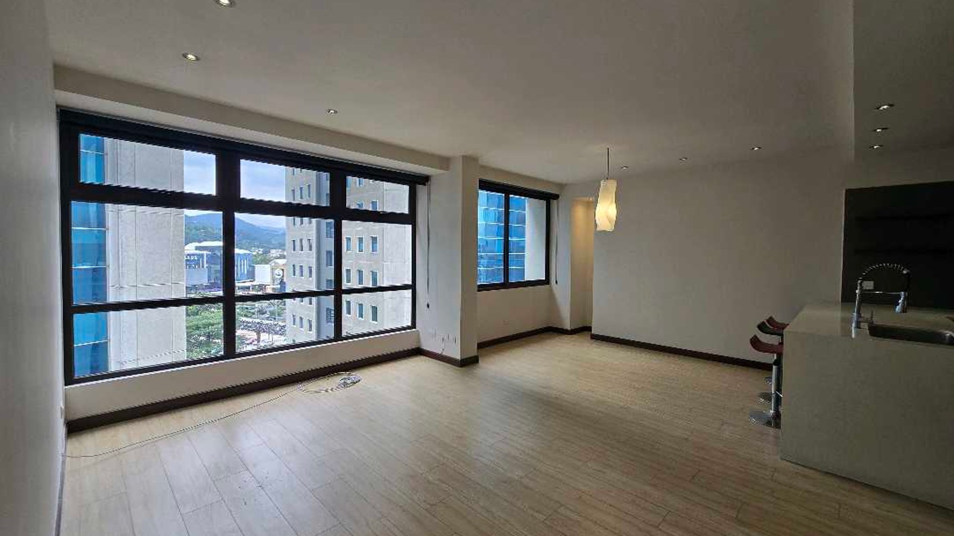 APARTAMENTO EN VENTA ZONA 10 - Miniatura 5
