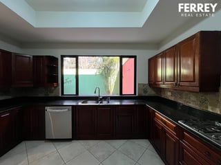 Casa grande en renta en zona 16 Kanajuyu 2 - Image 13