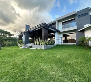 Hermosa Casa en Venta en Sausalito km 18,5 carretera salvador