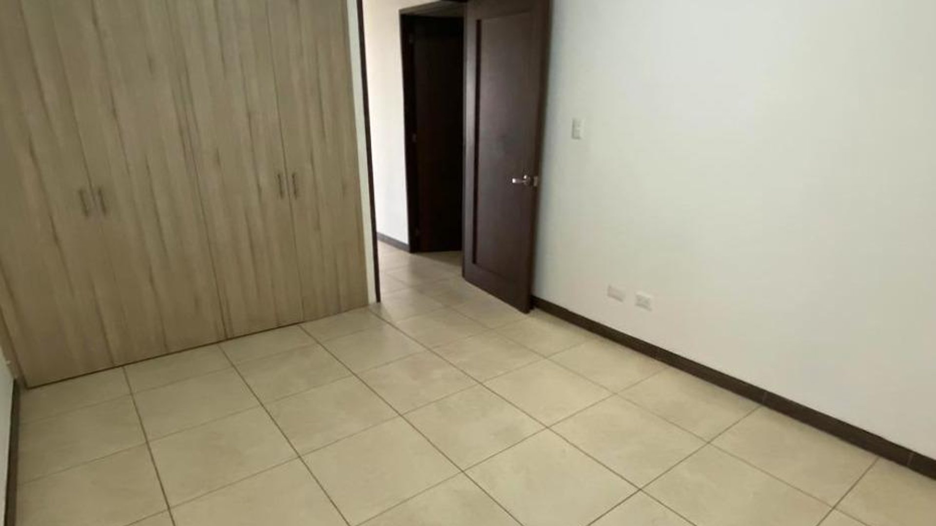 ???? APARTAMENTO EN RENTA – 3 HAB + BALCÓN | EDIFICIO PÓRTICO | ZONA 7 - Miniatura 7