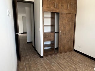 Apartamento en Venta Edificio Marqués de Oakland Zona 10 - Image 14