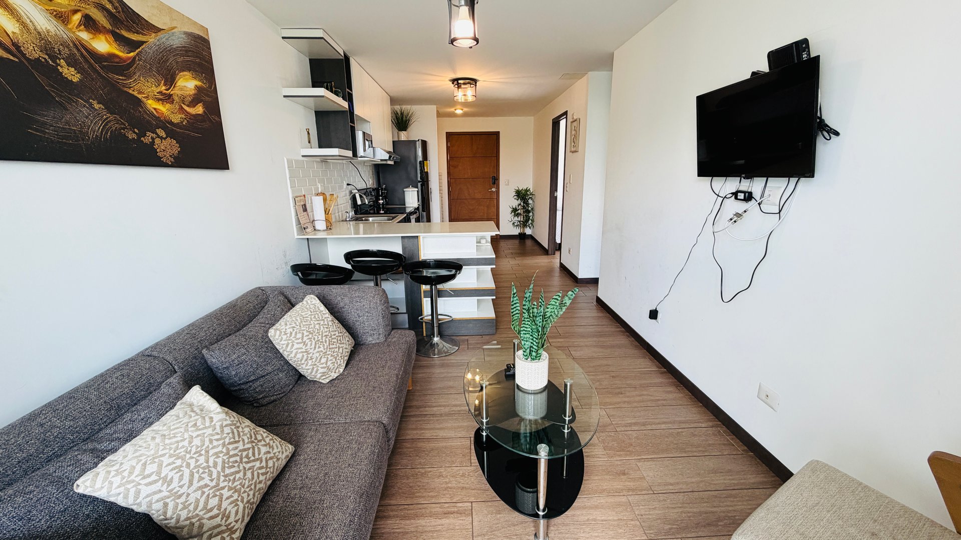 APARTAMENTO EN RENTA, EDIFICIO CONDADO 14 56 MTS2, 2 DORMITORIOS, ZONA 14