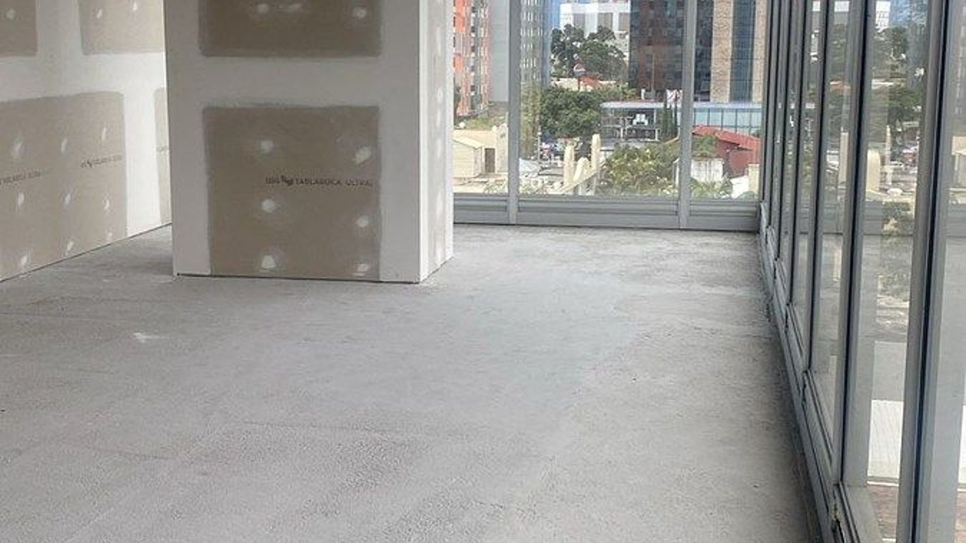 VASANTA | Oficina en Venta, zona 10 - Image 1