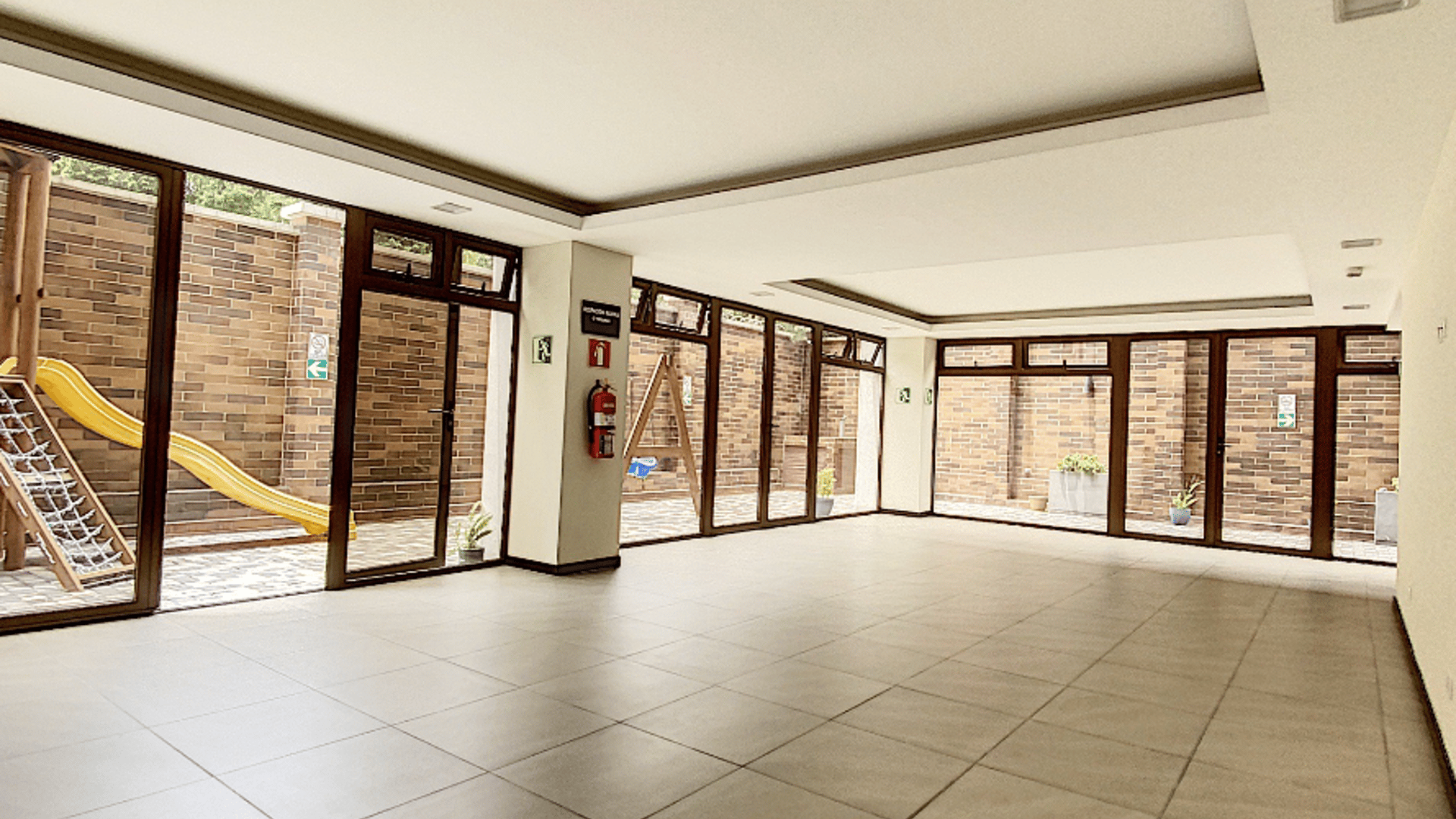 TORRE BARCELONA/ Apartamento Amueblado en renta, zona 9 - Miniatura 11