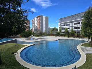 Apartamento con habitación servicio en Venta Zona 14 - 2