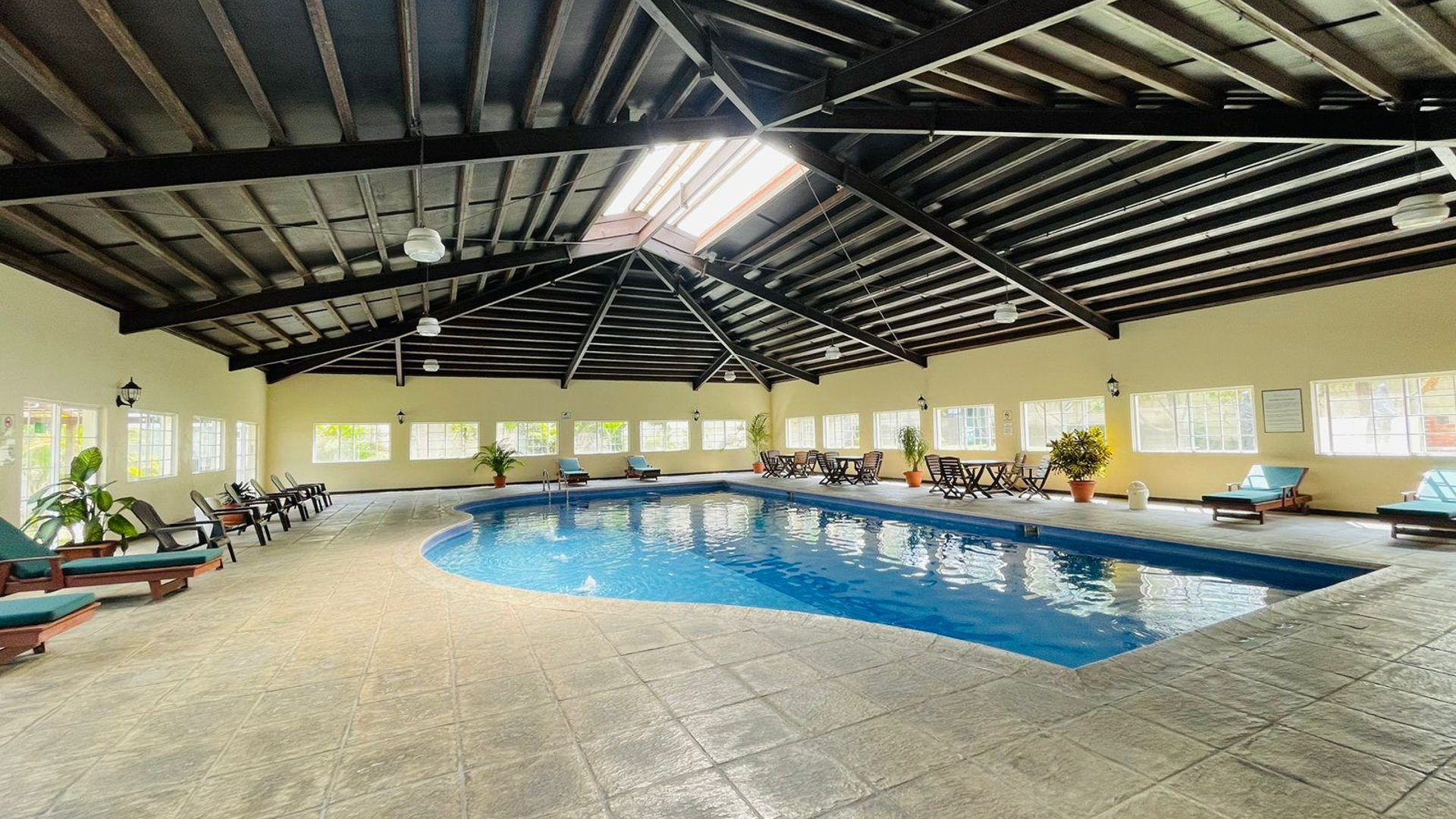 VENTA DE CÓMODO APARTAMENTO - VILLAS DE SAN ISIDRO, ZONA 16 - Miniatura 17