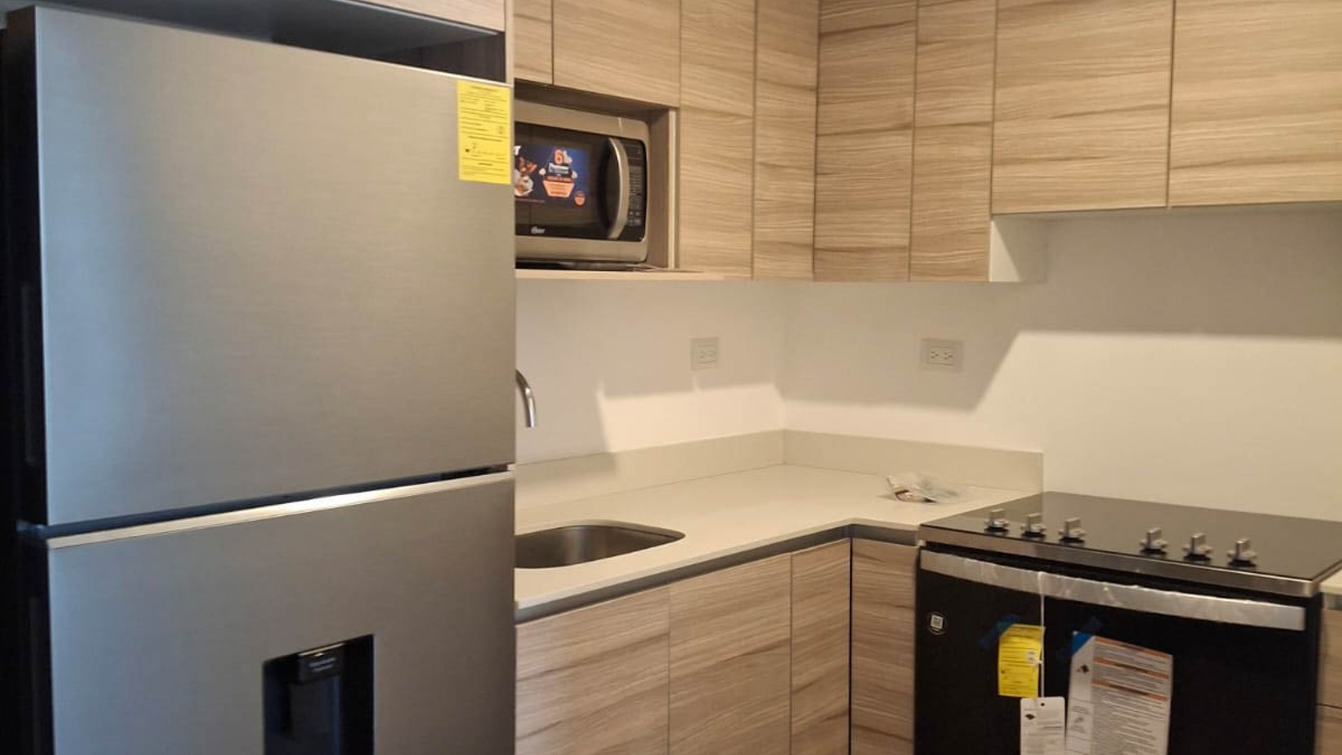 APARTAMENTO EN VENTA O RENTA EN ZONA 14 - Image 1