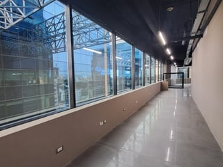 Venta o Alquiler de Oficina en Europlaza zona 14 - Image 3