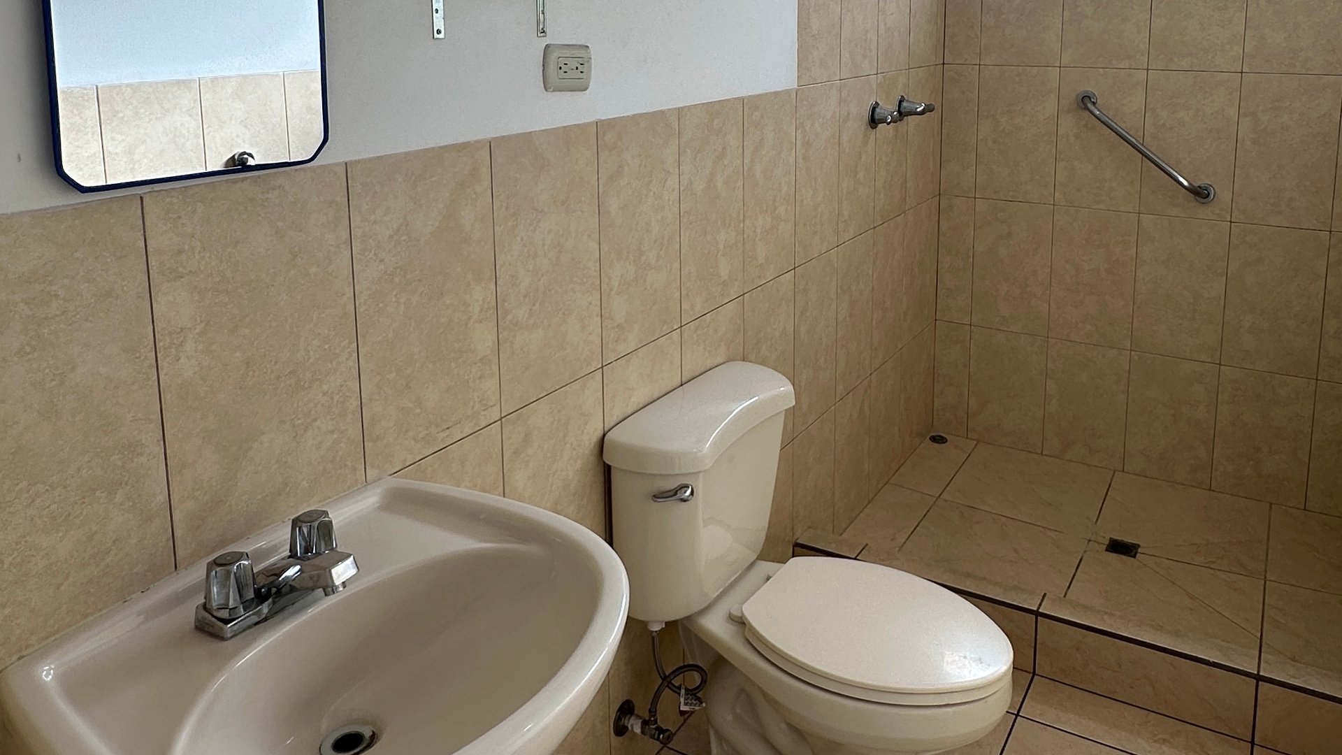 APARTAMENTO EN RENTA | VILLA LINDA 1 |  PERIFERICO ZONA 7 DE GUATEMALA - Miniatura 10