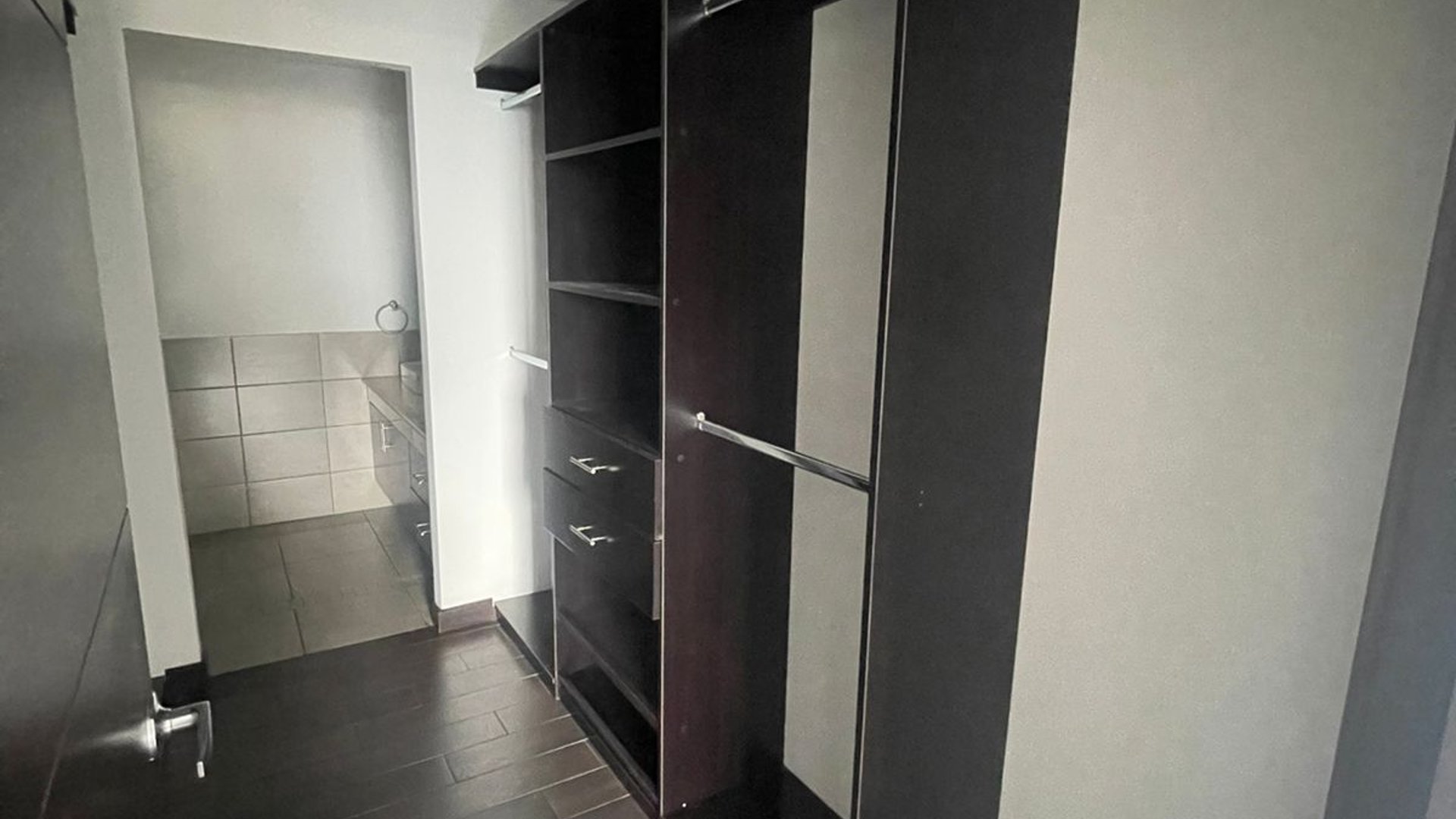 Apartamento en Alquiler Edificio Attica II, zona 14  - Miniatura 8