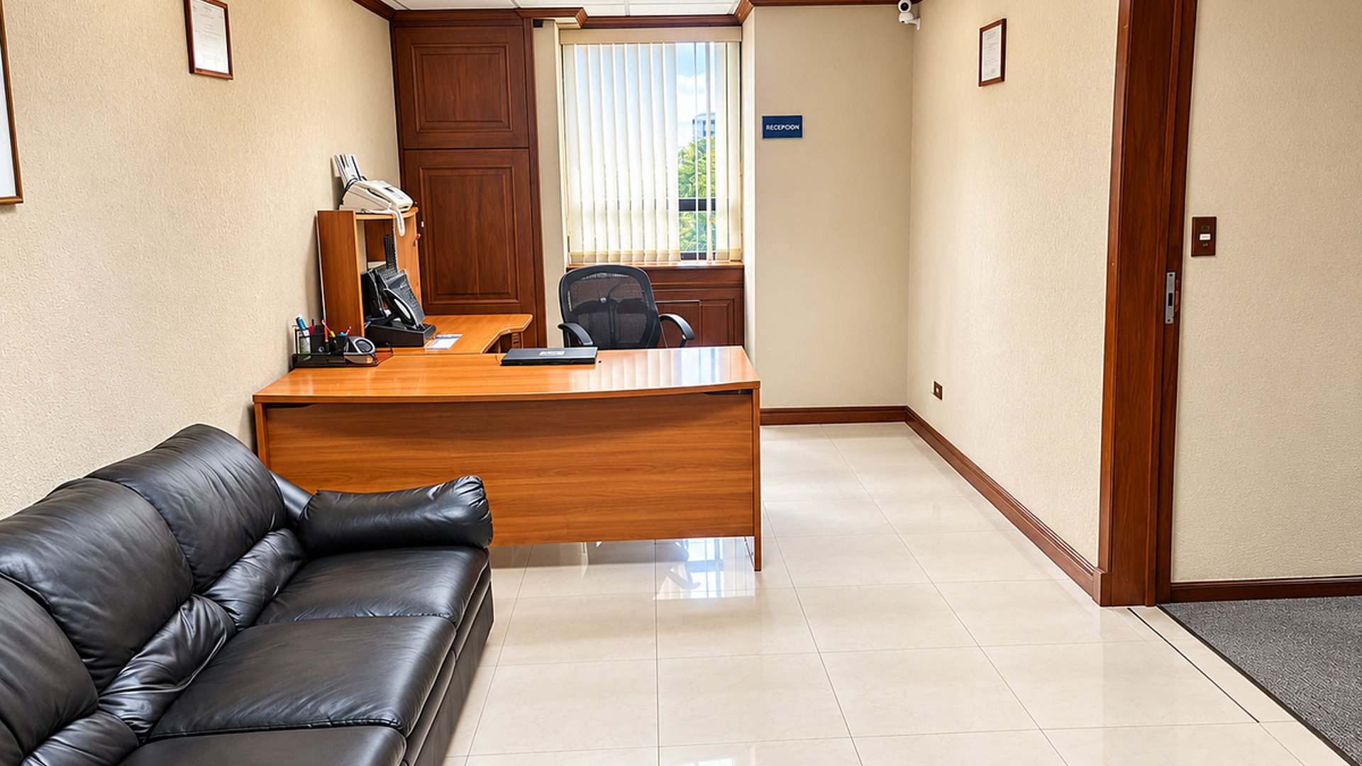 Oficina en Venta de 168 m² – Totalmente Equipada Zona 10