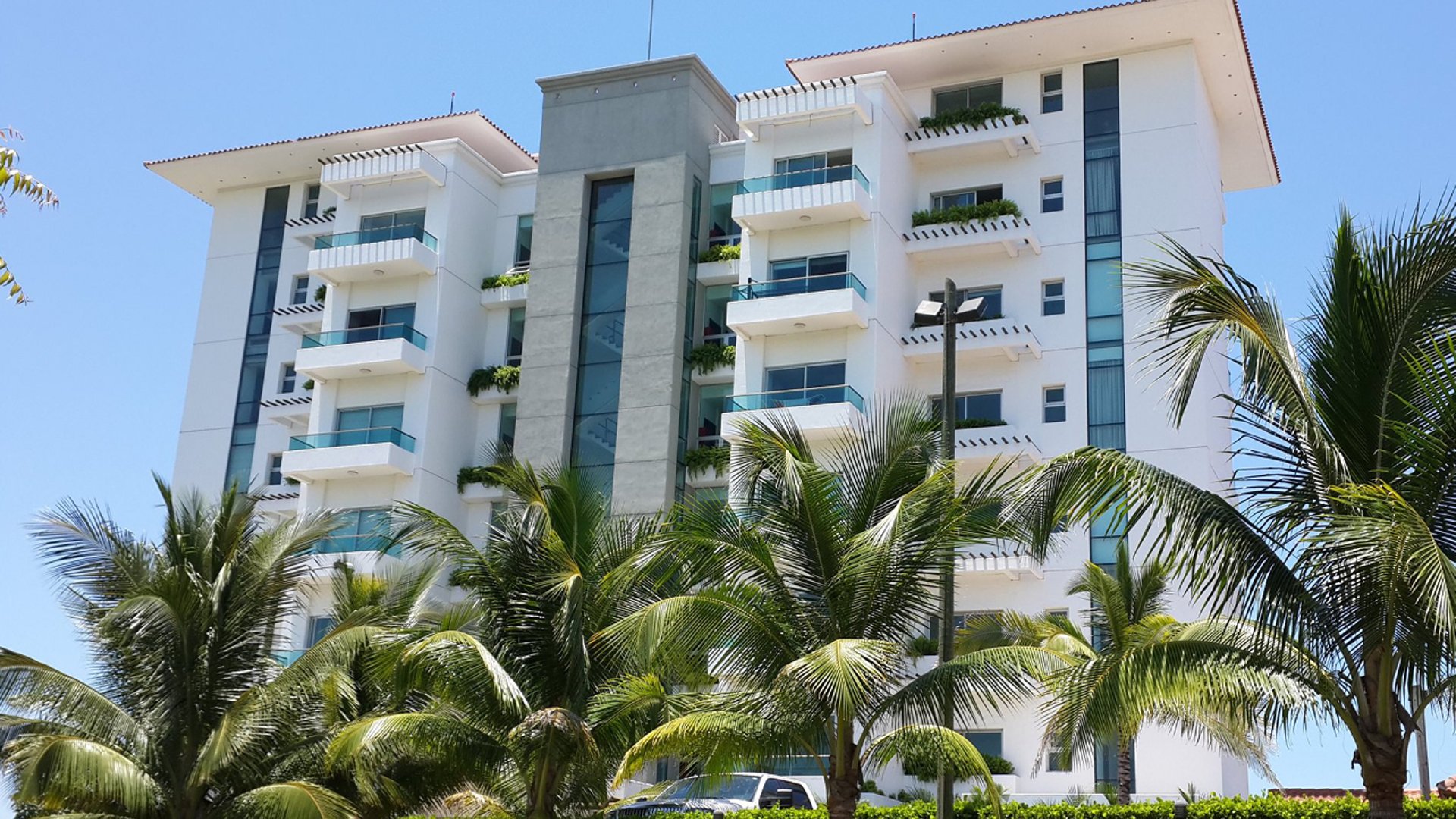 📍 APARTAMENTP EN VENTA – 2 HAB + BODEGA | TORRE PELÍCANO | ESCUINTLA