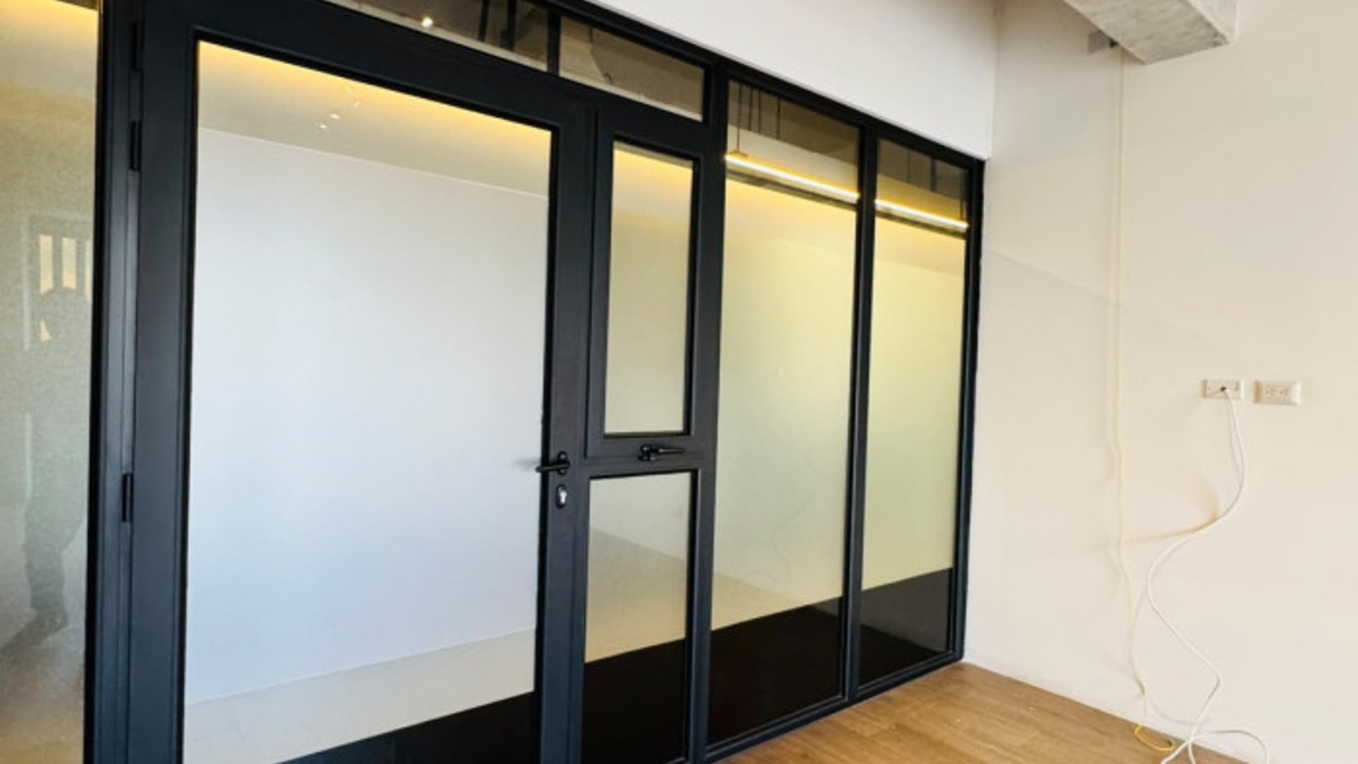 Oficina en venta en zona 4 ciudad Guatemala - Miniatura 2
