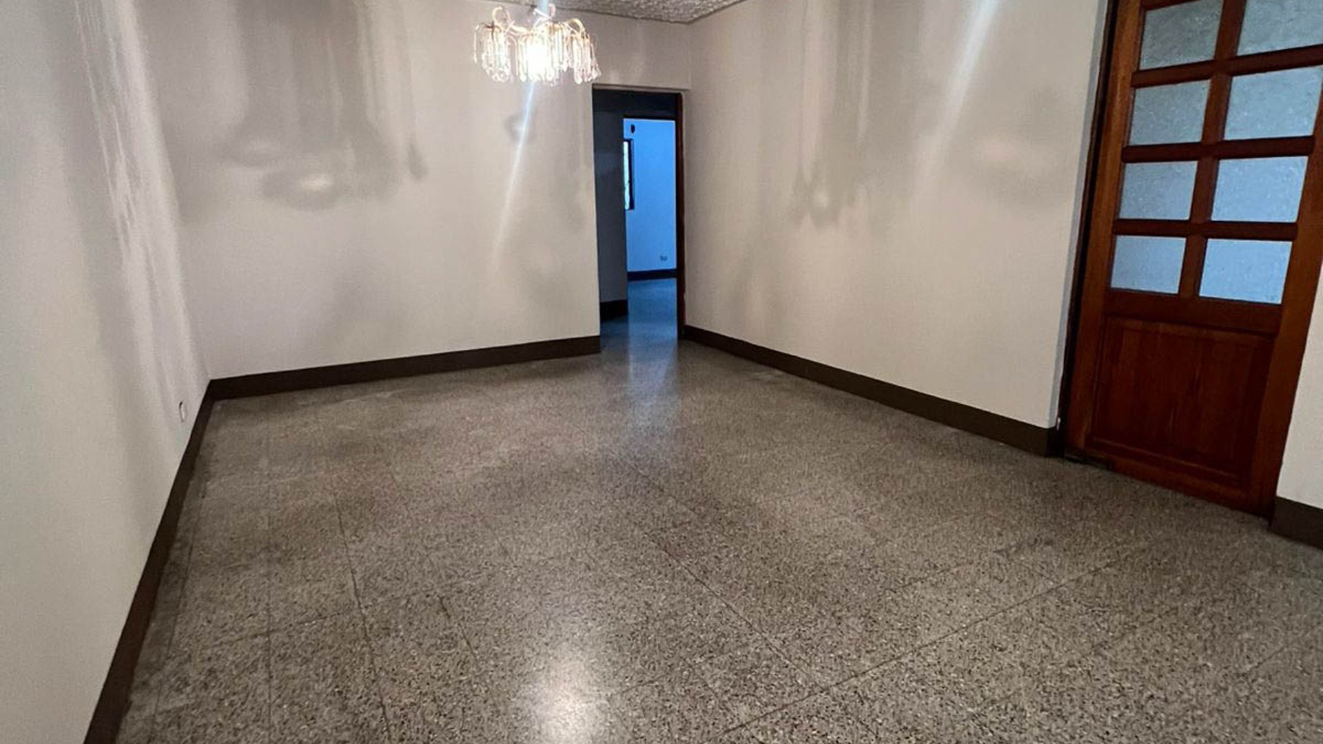 CASA SEMIAMUEBLADA EN VENTA, ZONA 3 DE MIXCO - Miniatura 4