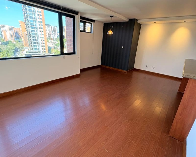 Alquilo apartamento en Torre Condesa zona 14