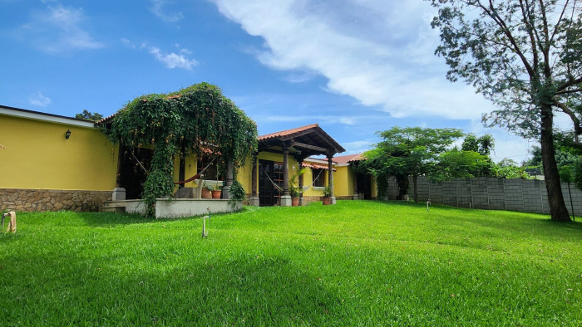 Casa de campo en venta el Manzano Guatemala - Image 1