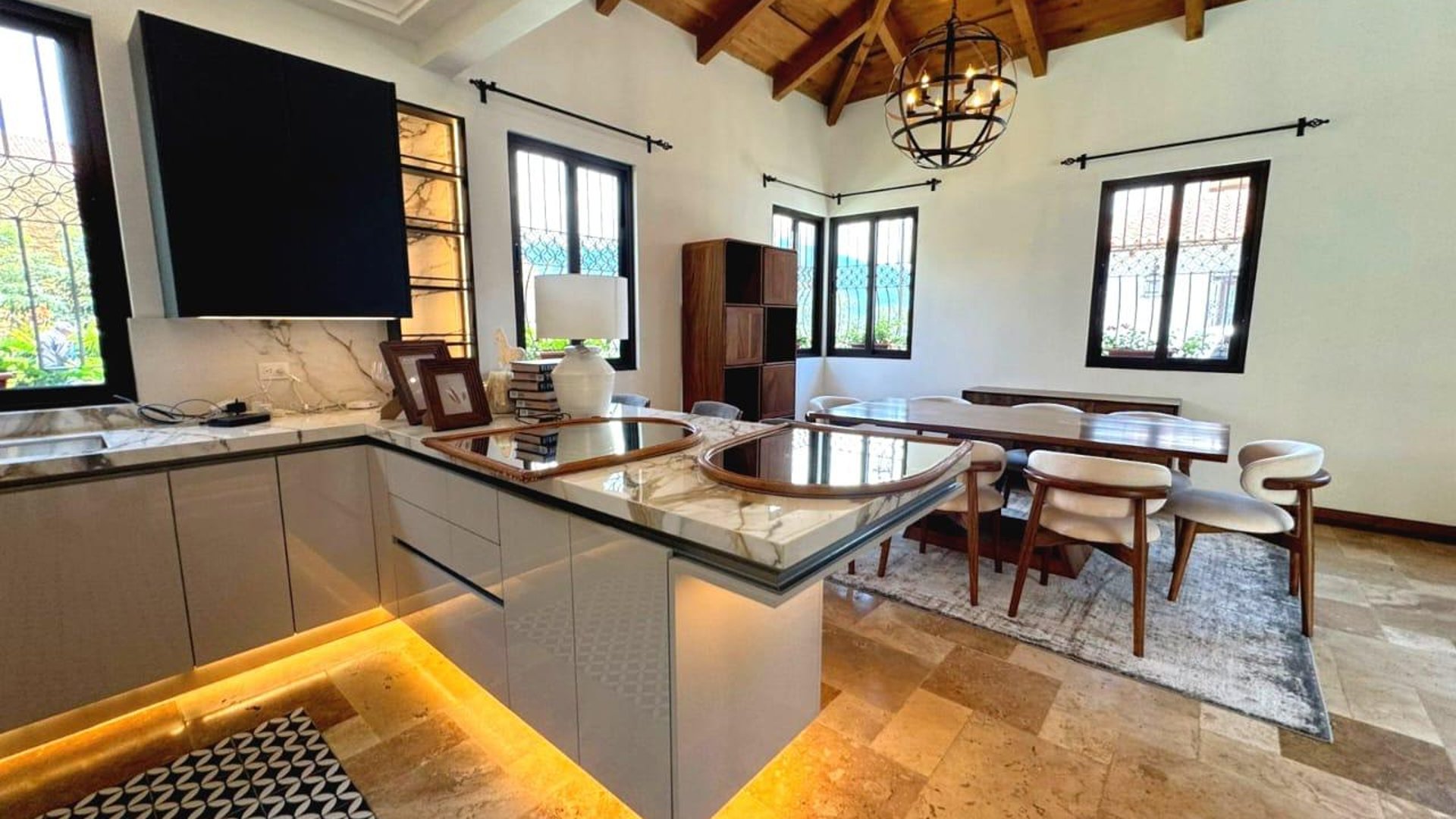 Casa en venta de 4 habitaciones en Antigua Guatemala Ref-5518