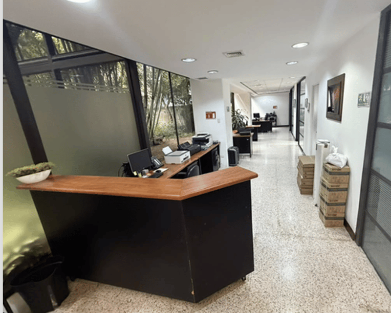 Alquiler Oficina en Zona 10 Las Margaritas