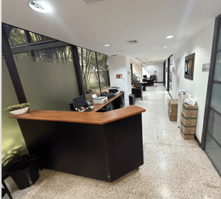 Alquiler Oficina en Zona 10 Las Margaritas