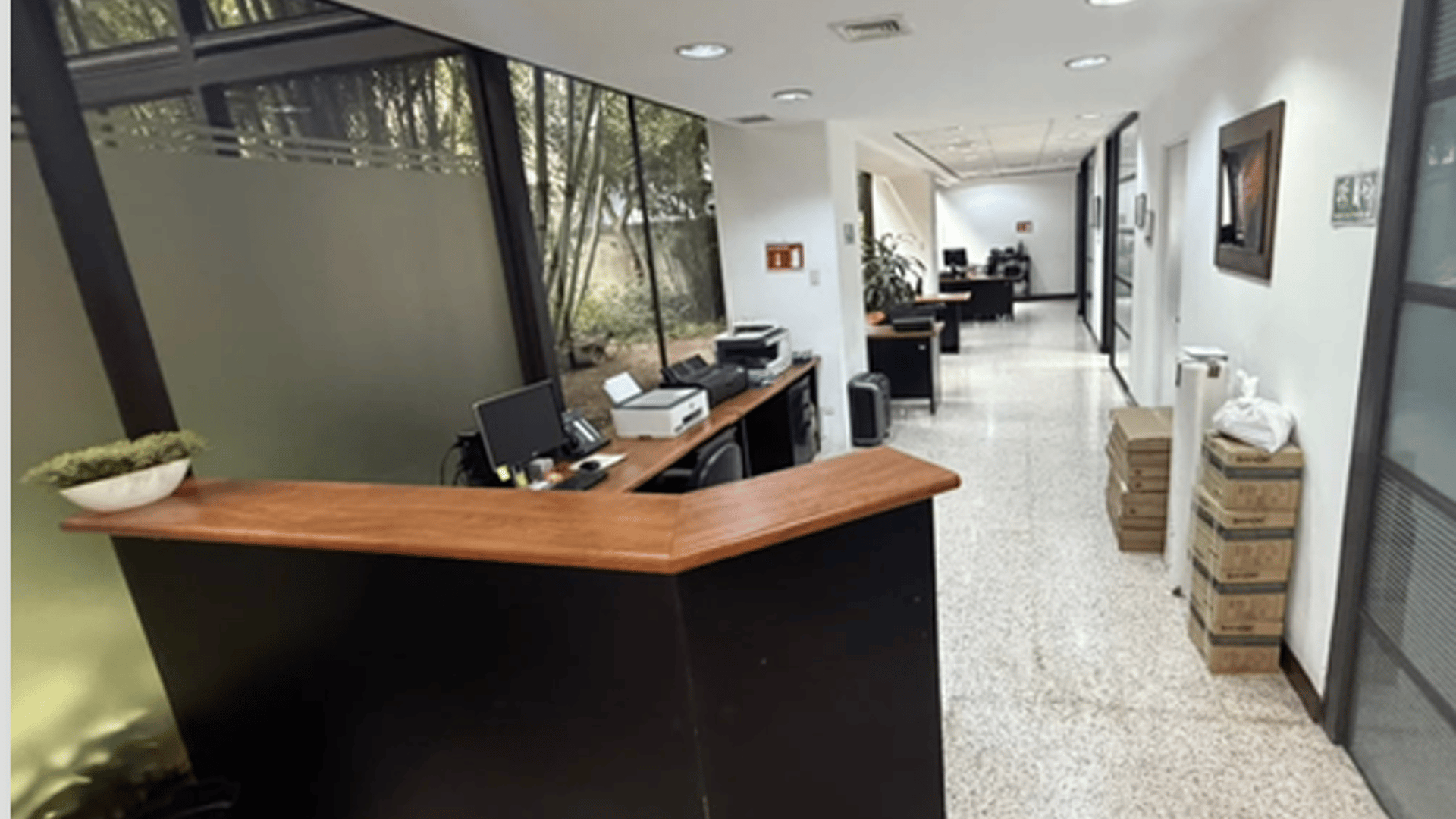 Alquiler Oficina en Zona 10 Las Margaritas