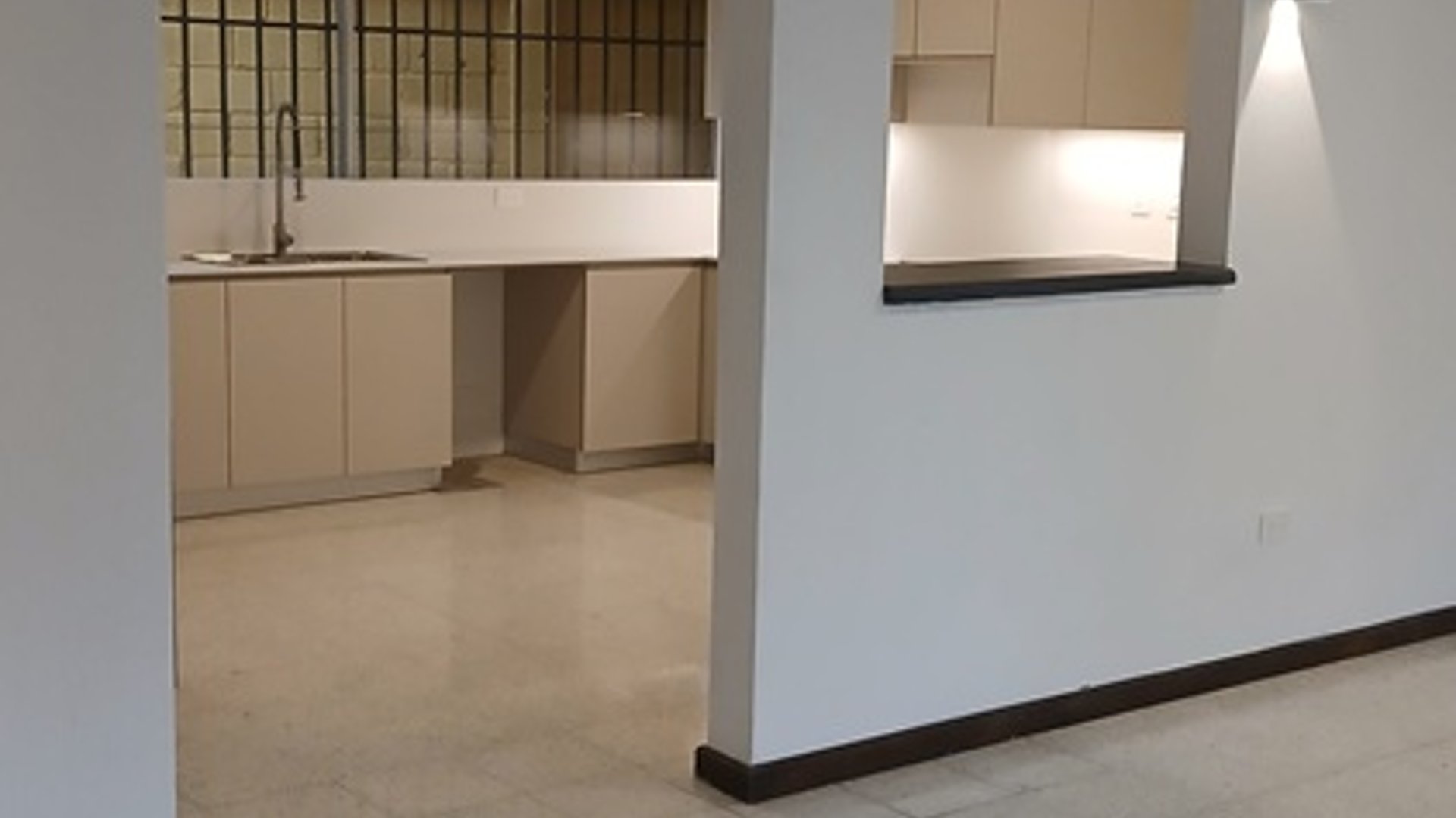 VENDO ZONA 3 CASA GRANDE EN COLONIA BRAN - Miniatura 5