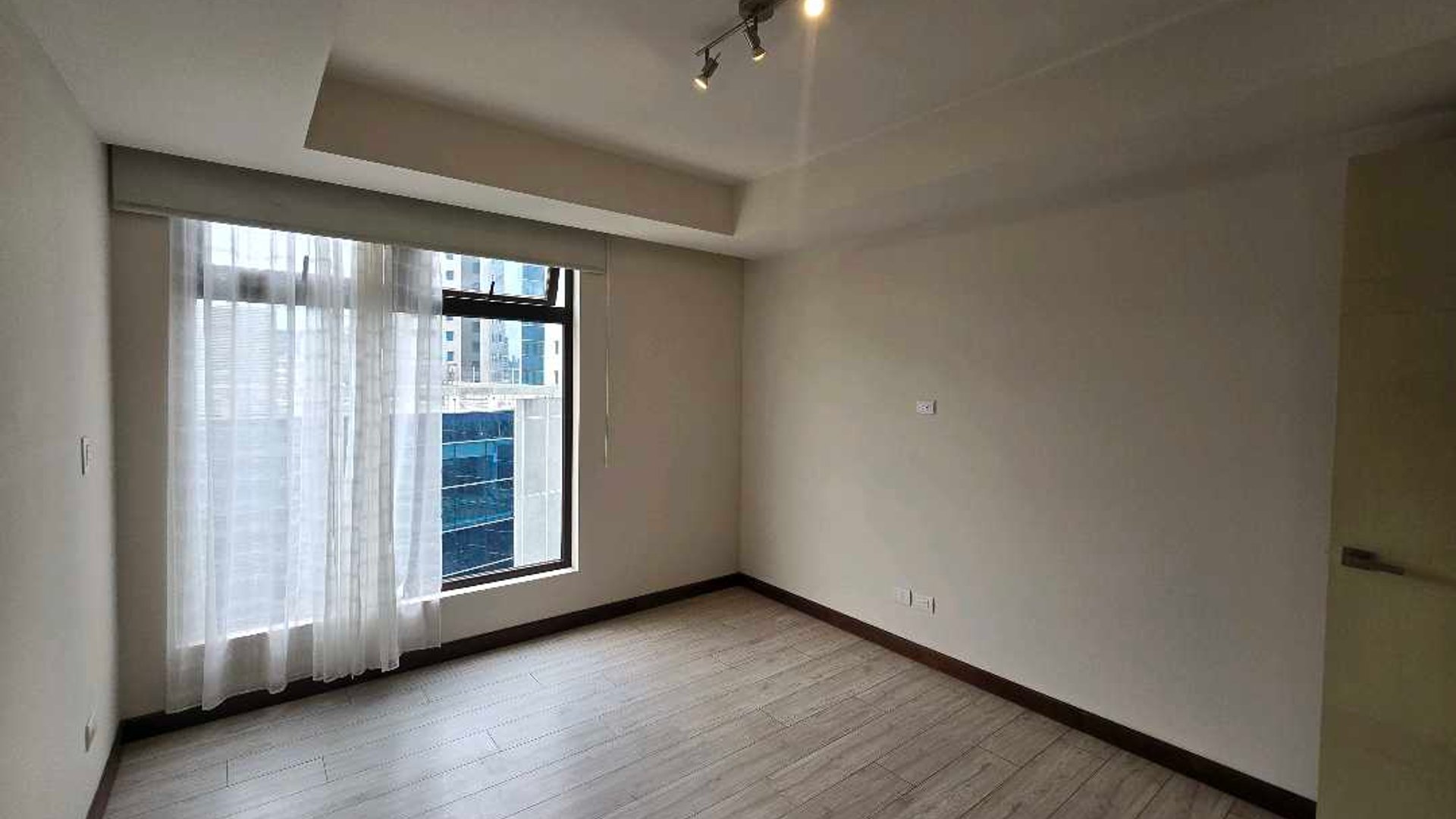 APARTAMENTO EN VENTA ZONA 10 - Miniatura 16