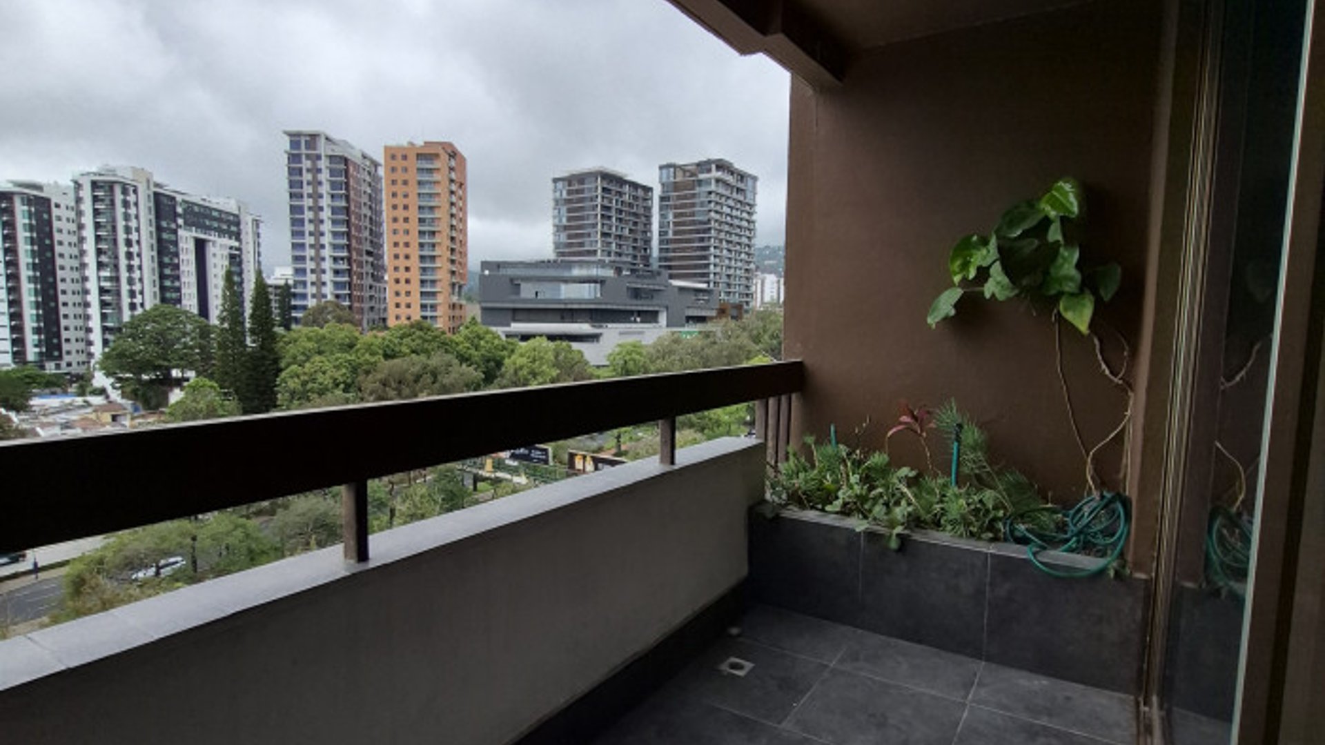 Apartamento semi amueblado renta zona 15 Vista Hermosa - Miniatura 16
