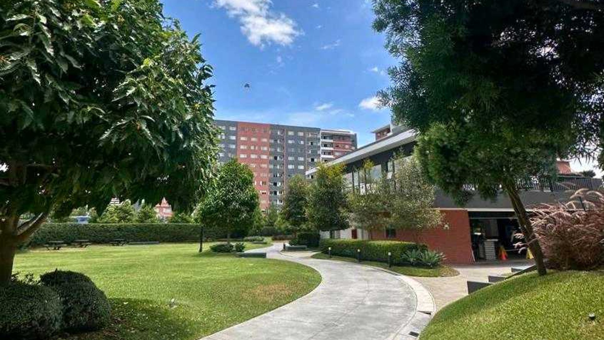 APARTAMENTO EN ALQUILER???? Edificio Seghería, Zona 14, La Villa - Miniatura 13