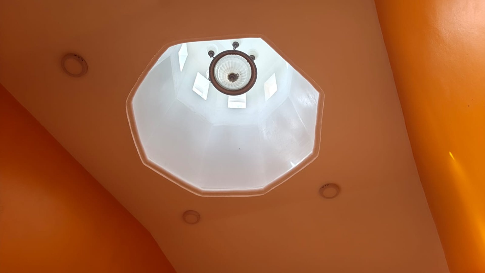 CASA EN RENTA IDEAL PARA OFICINAS O CLINICAS MEDICAS - Miniatura 56