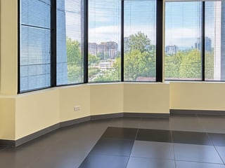📍 OFICINA REMODELADA EN VENTA –  6 AMBIENTES | EUROPLAZA | ZONA 14 - 3
