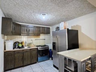 Casa en Venta San Cristóbal con Dos Locales Comerciales - Image 9