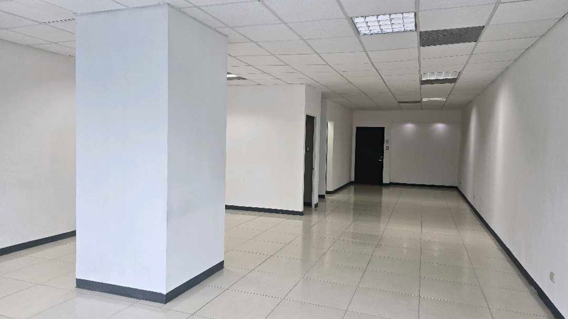 OFICINA EN ALQUILER EN ZONA 10  -  ZONA PRADERA - Miniatura 4
