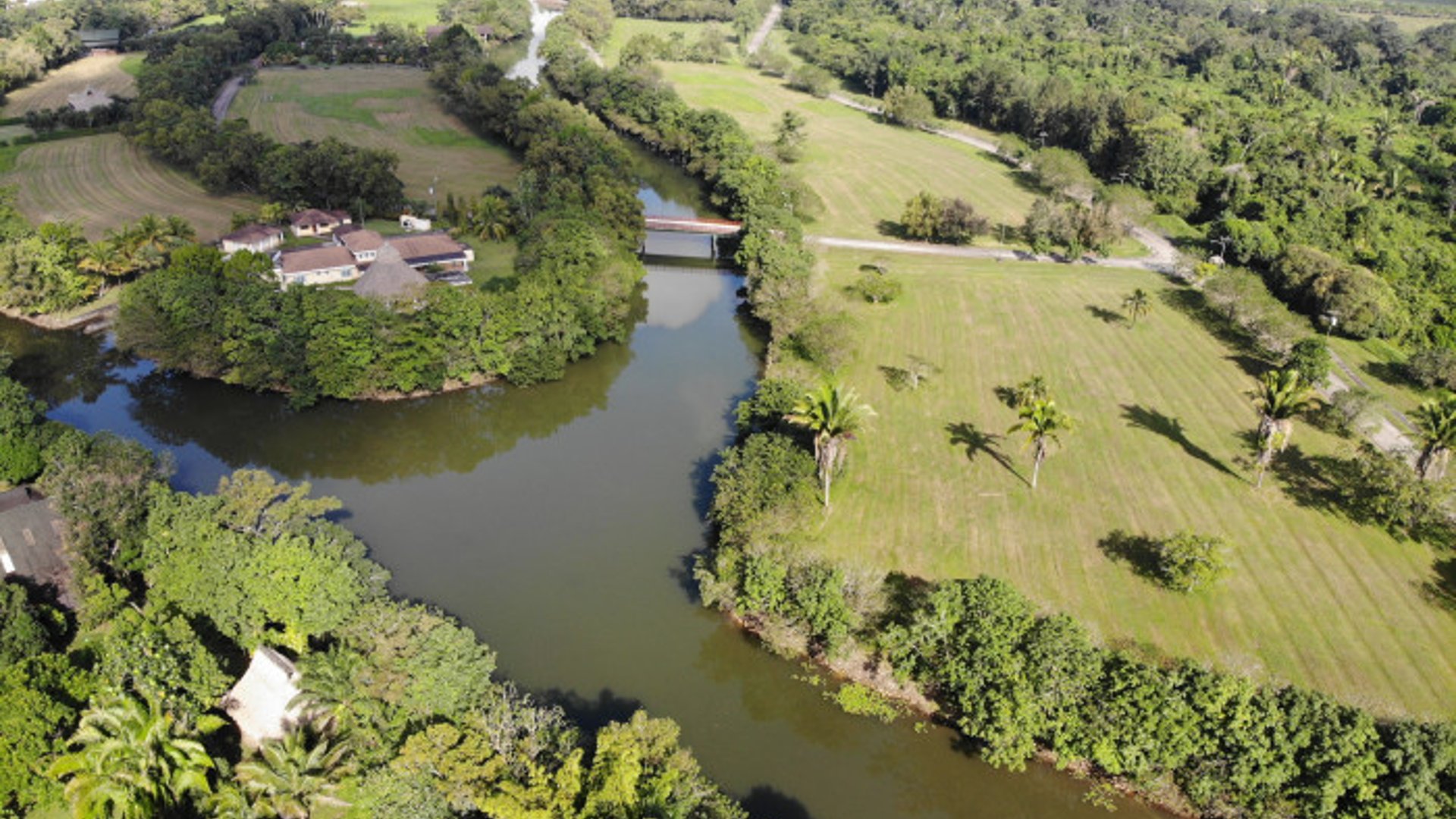 Terrenos Premium en venta Mejor Condominio de Río Dulce - Miniatura 5