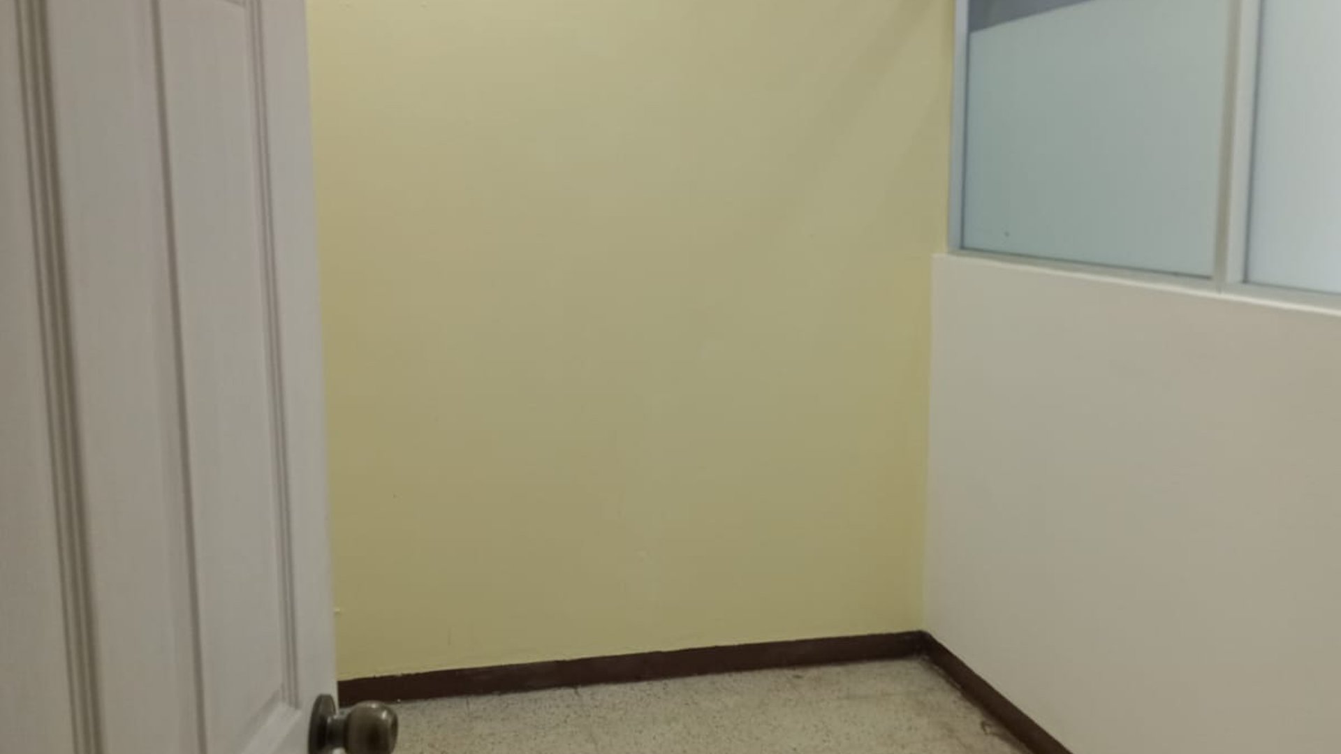 Oficinas en Renta en Edificio 74 zona 9 - Miniatura 6