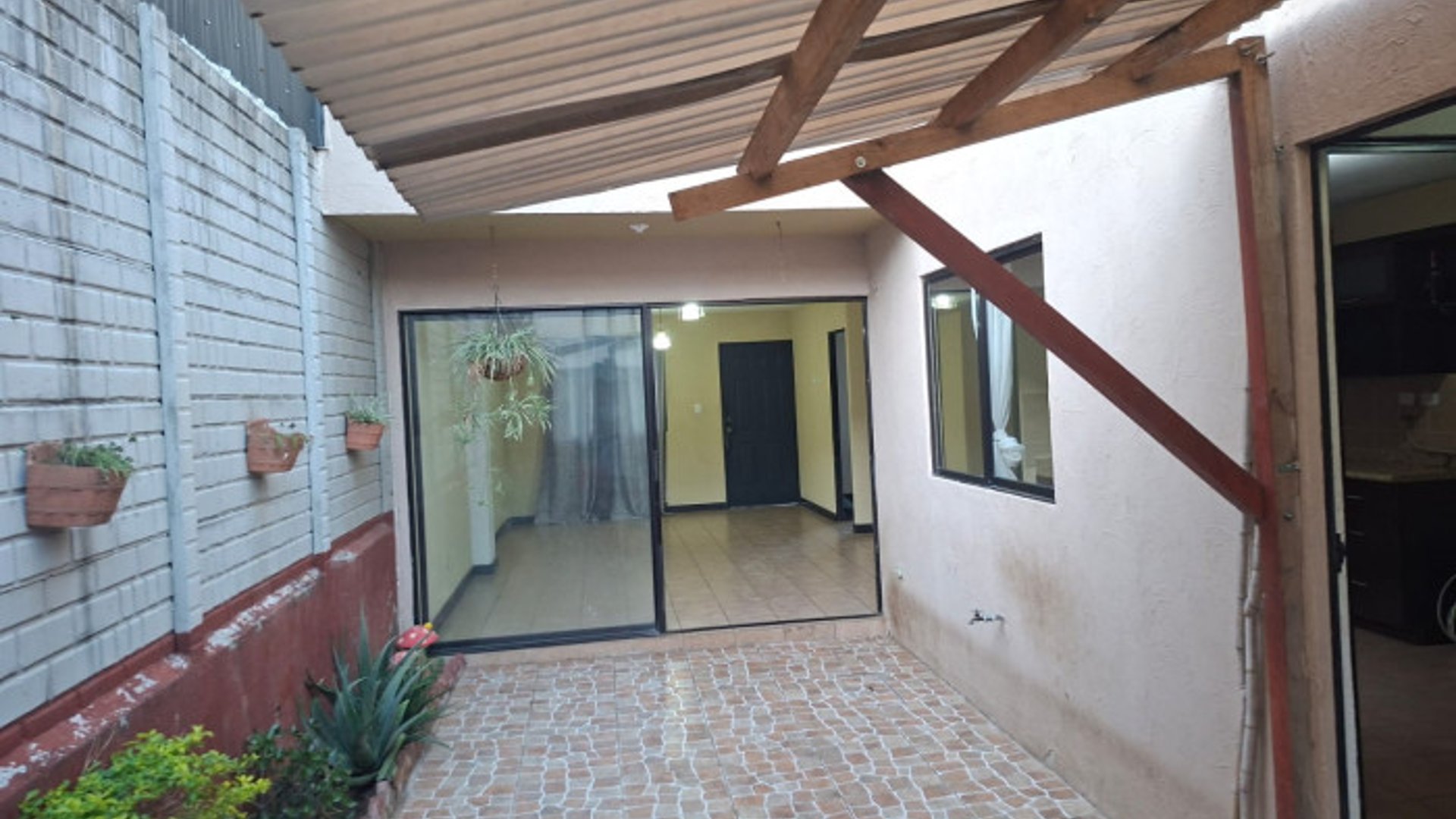 CASA EN ALQUILER EN SAN JOSE PINULA - MONTECRISTO