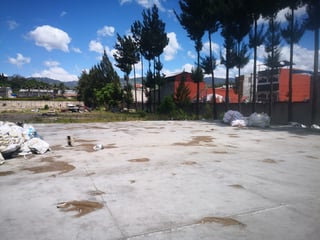 Se renta terreno 2 manzanas planas circuladas con portón amplio para transporte - 2
